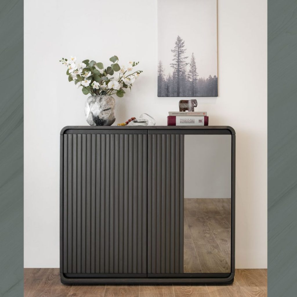 الكونسول للمداخل الصغيرة… أناقة وتنظيم في أقل مساحة