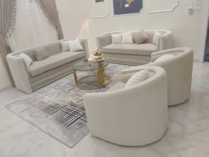 مقارنة بين الصالون المودرن والكلاسيك | أيهما يناسب بيتك؟